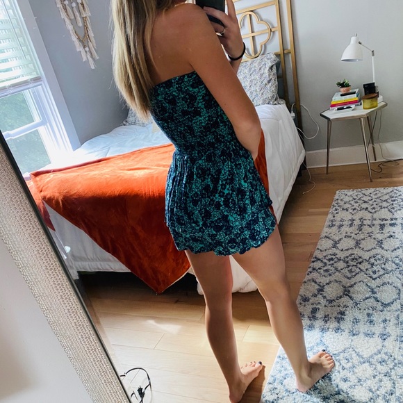 Blue Floral Romper, size M, fits like a S - Picture 4 of 7